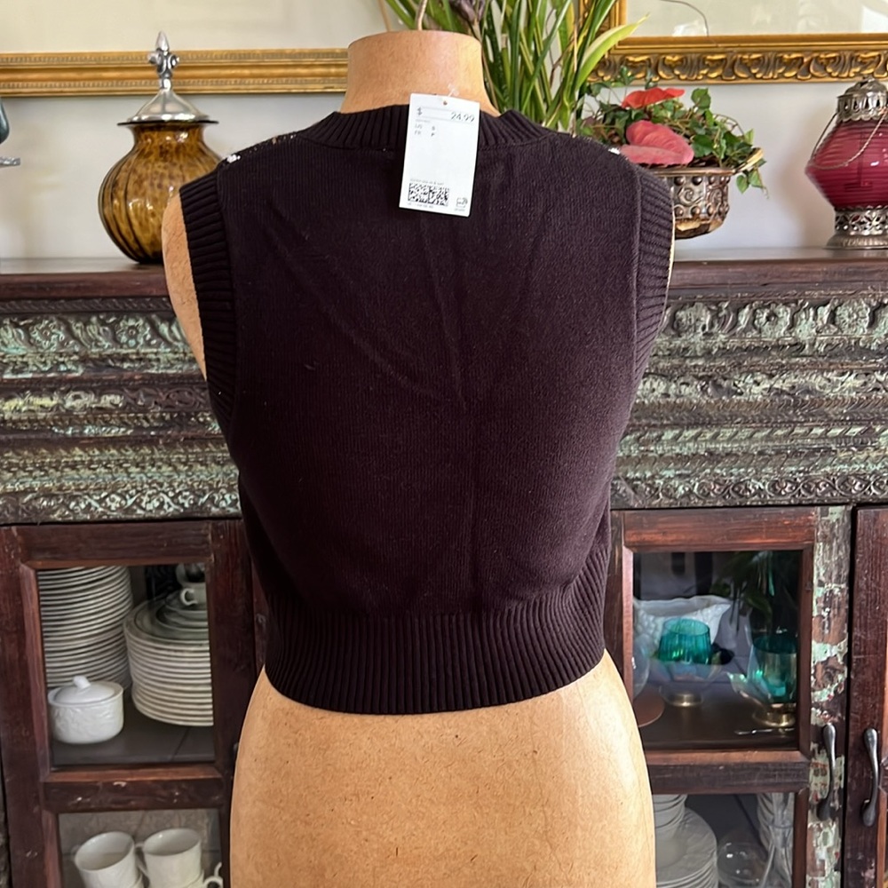 Plaid Sleeveless Crop Sweater - Picture 3 of 4